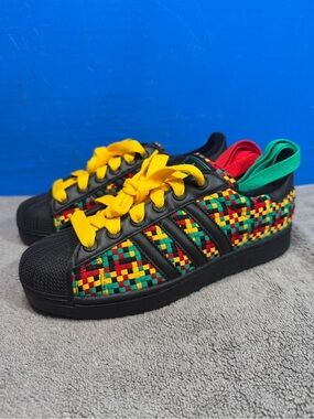Adidas superstar 2 Jamaica 🇯🇲
Brand new